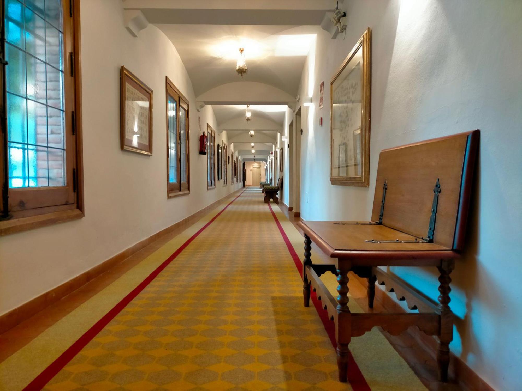ปาราดอร์ เด เบนาเบนเต Hotel ภายนอก รูปภาพ