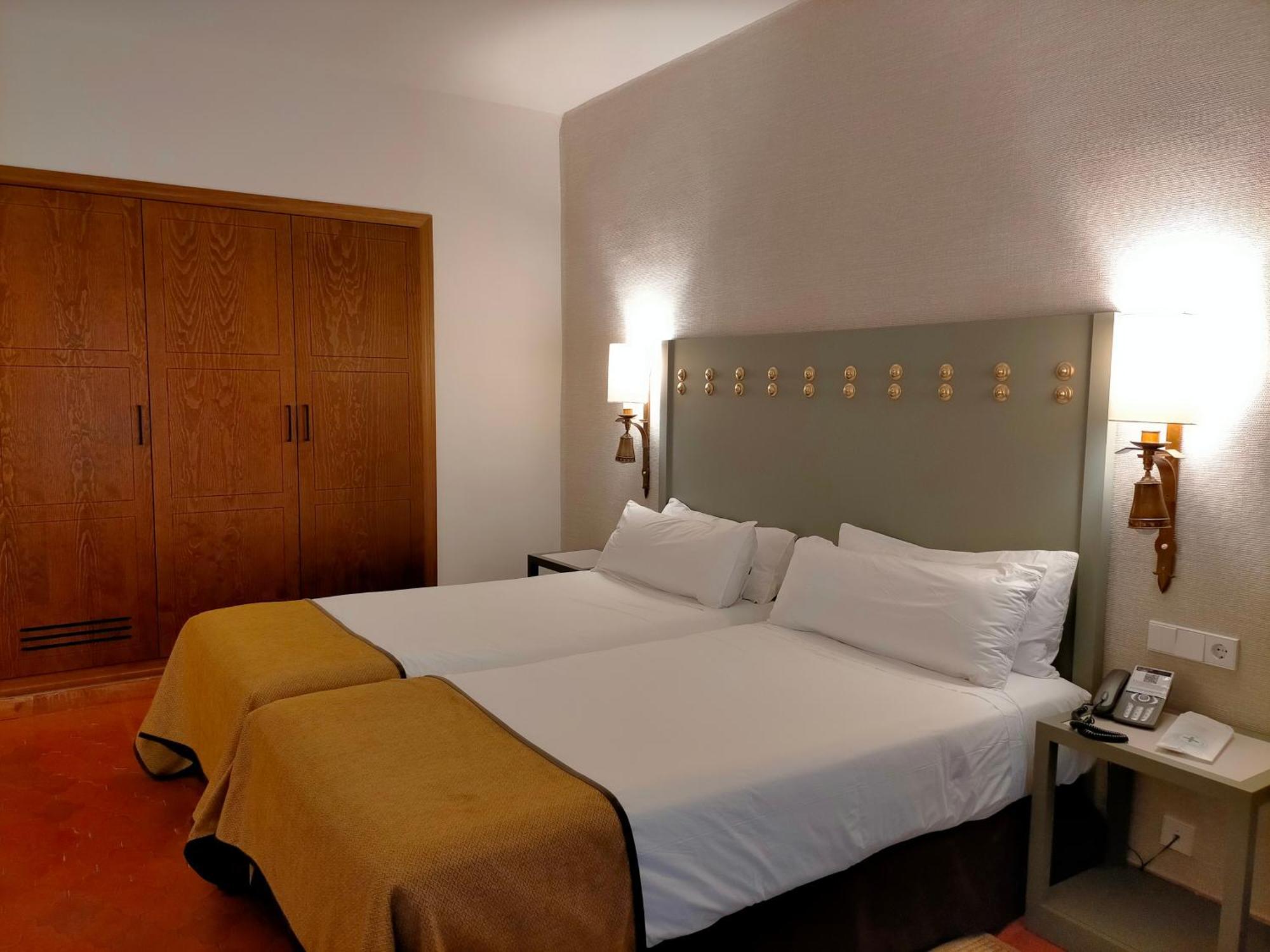 ปาราดอร์ เด เบนาเบนเต Hotel ภายนอก รูปภาพ