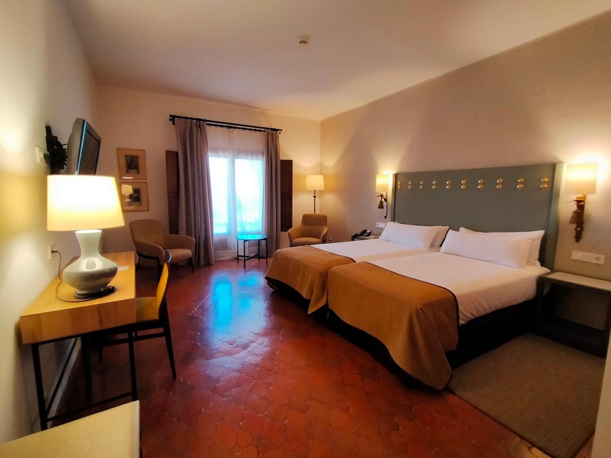 ปาราดอร์ เด เบนาเบนเต Hotel ภายนอก รูปภาพ