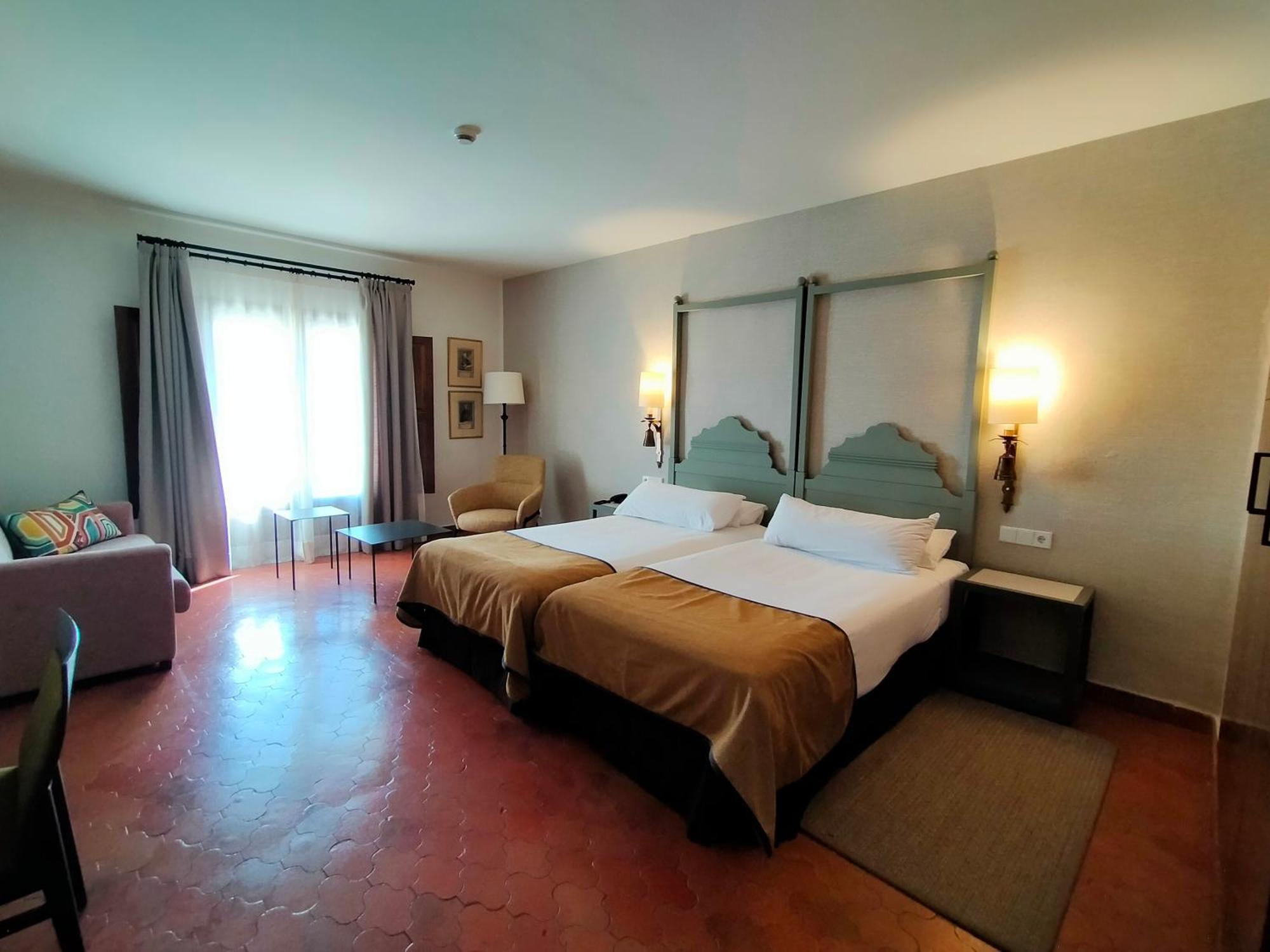 ปาราดอร์ เด เบนาเบนเต Hotel ภายนอก รูปภาพ