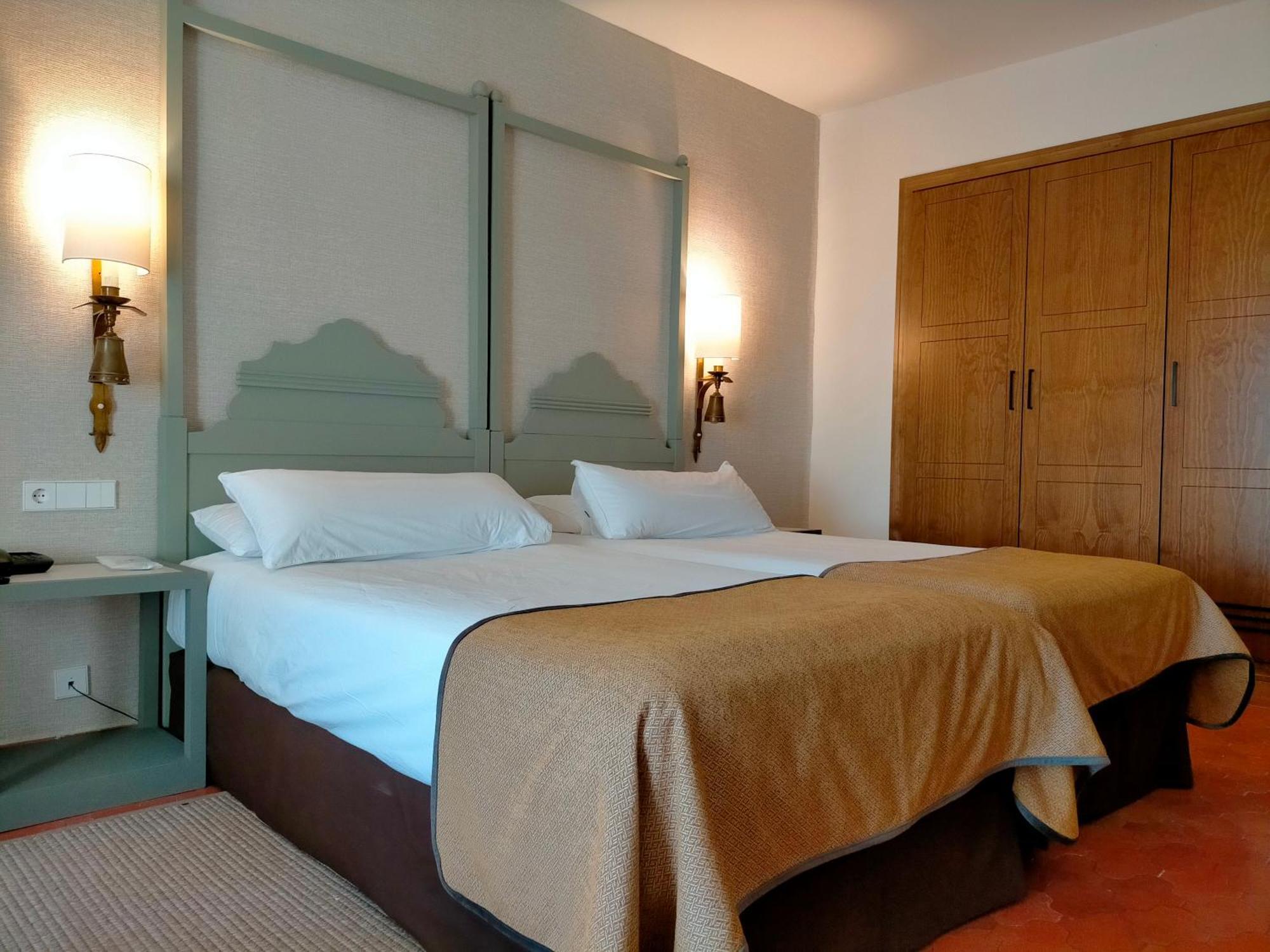 ปาราดอร์ เด เบนาเบนเต Hotel ภายนอก รูปภาพ