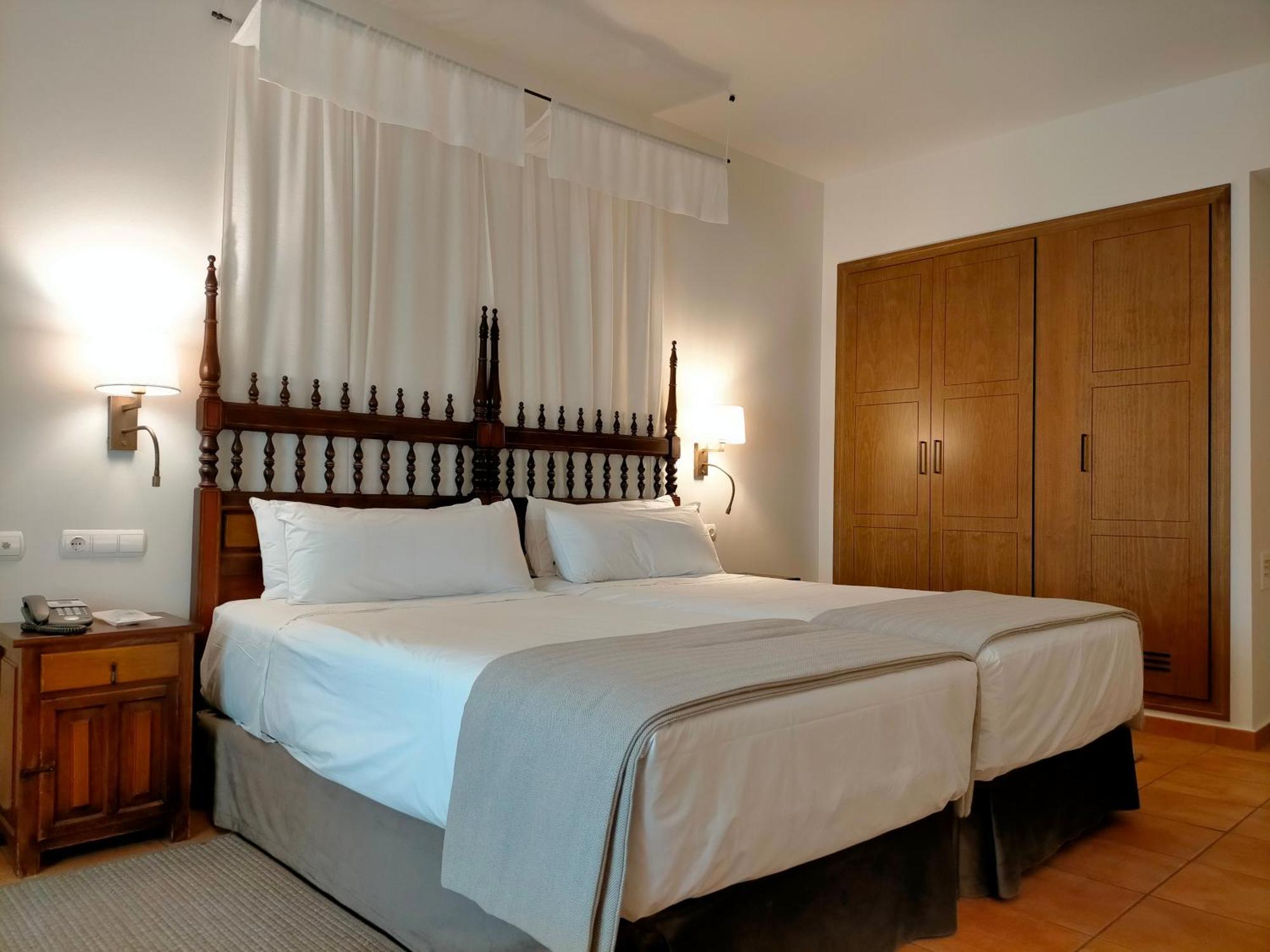 ปาราดอร์ เด เบนาเบนเต Hotel ภายนอก รูปภาพ